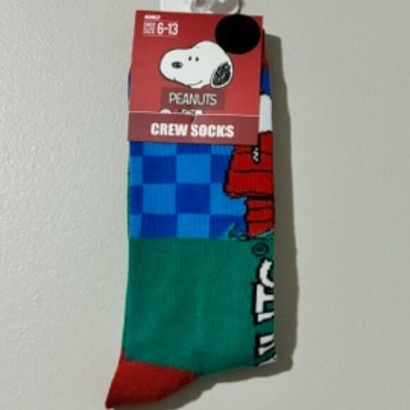 Accessories - New Unisex Pair of Crew Socks Peanuts Snoopy Doghouse Color Multi Size 6-13